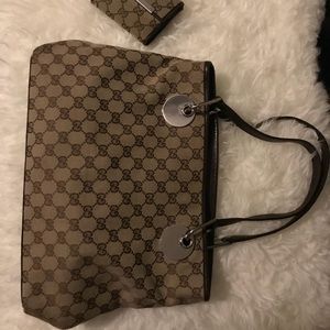 Sale!! Gucci handbag and wallet